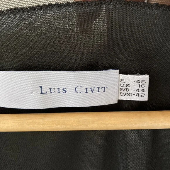 Pre-loved designer Luis Civit Women's Black Sequins Mesh Blouse UK Size 16 - Picture 15 of 17